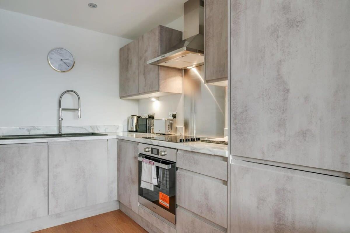 Lovely Riverside 2 Bed Apartment Leeds  Exterior foto